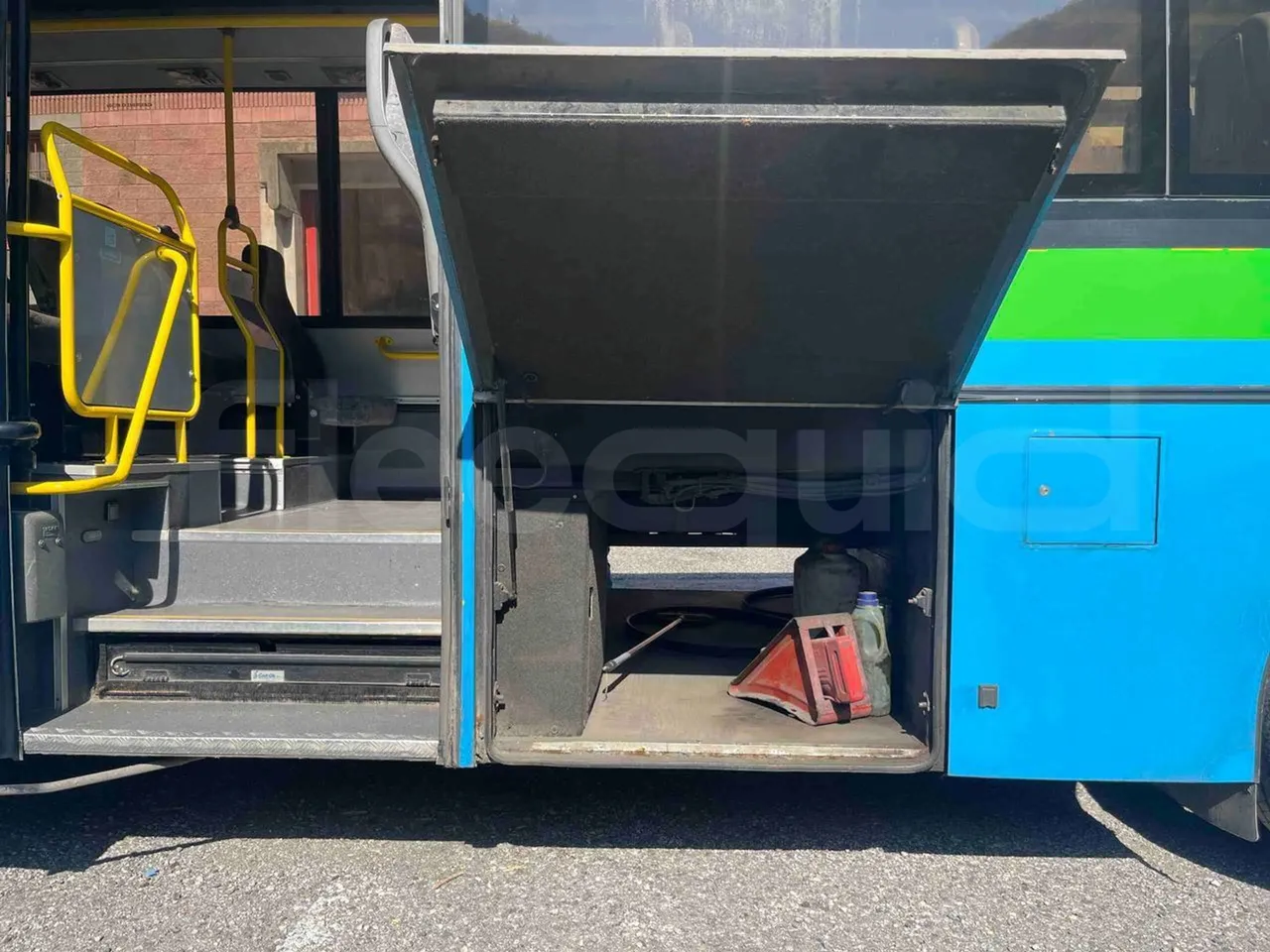 Iveco Cacciamali TCI972 - Euro 5 - 243 kW - 9.700 mt - luggage rack photo