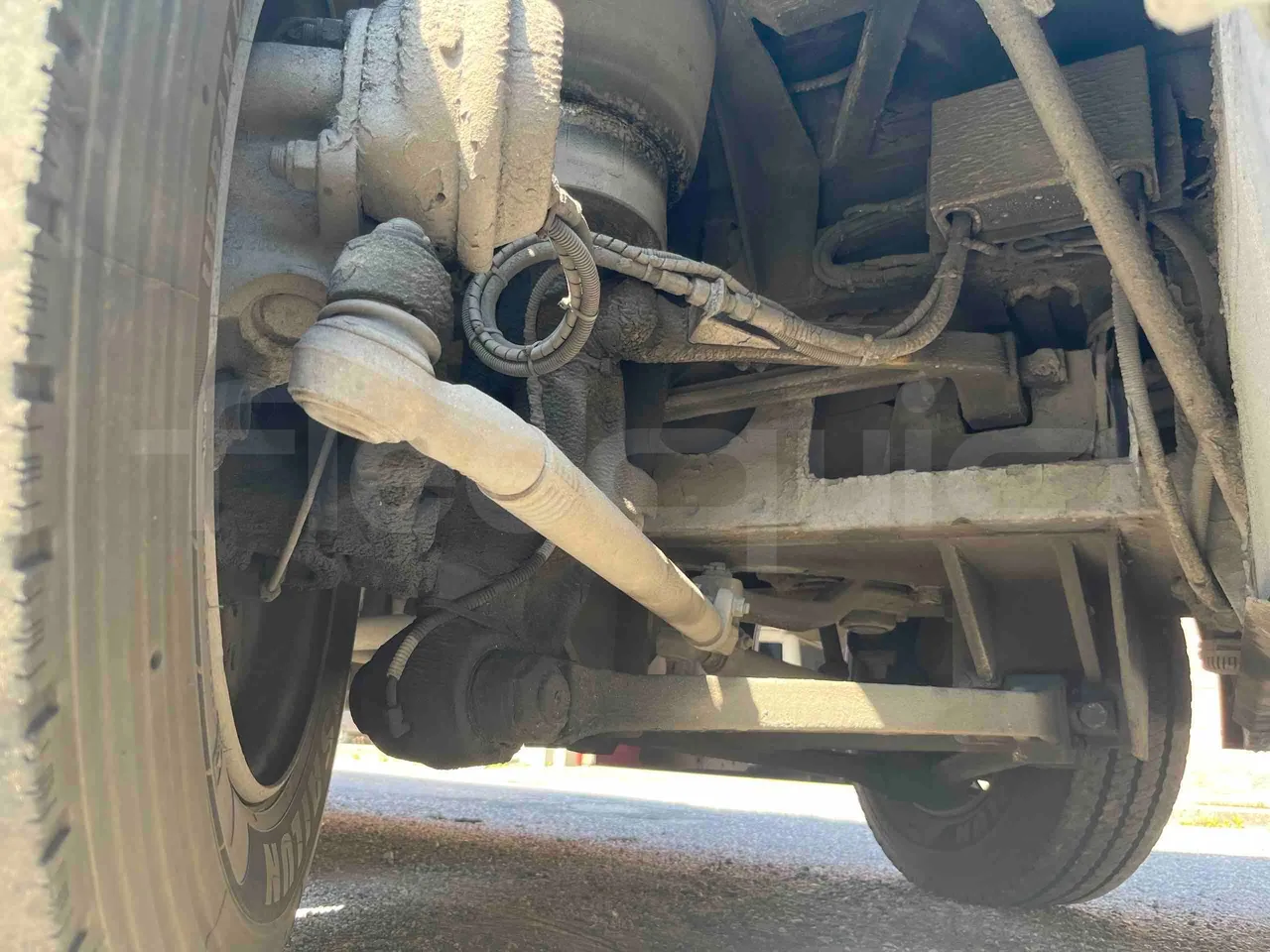 Iveco Cacciamali TCI972 - Euro 5 - 243 kW - 9.700 mt - front axle right side