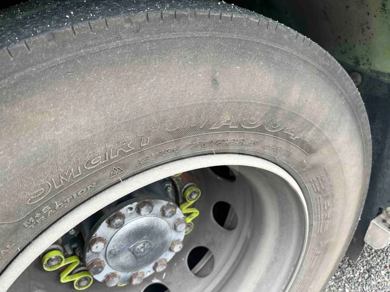 Mercedes-Benz Citaro O 530 G - Euro5 - 260kW - 17.940mt - tread condition front tires left