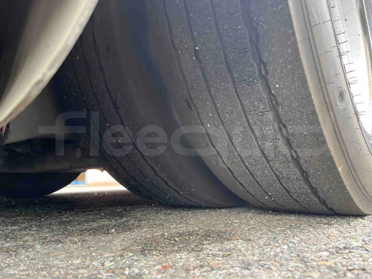 Mercedes-Benz Citaro O 530 G - Euro5 - 260kW - 17.940mt - tread condition third axle tires left