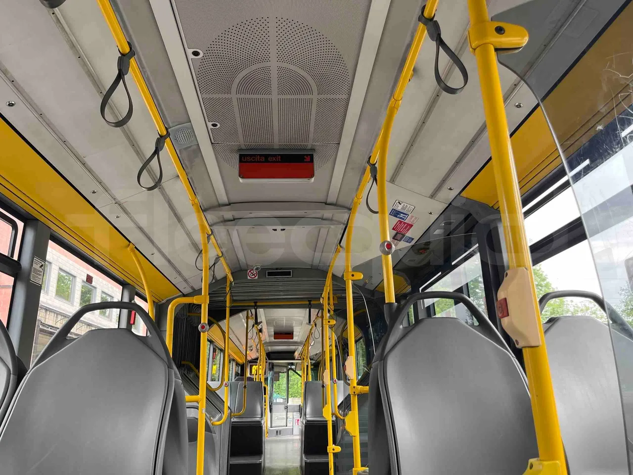 Mercedes-Benz Citaro O 530 G - Euro5 - 260kW - 17.940mt - overhead compartments photo
