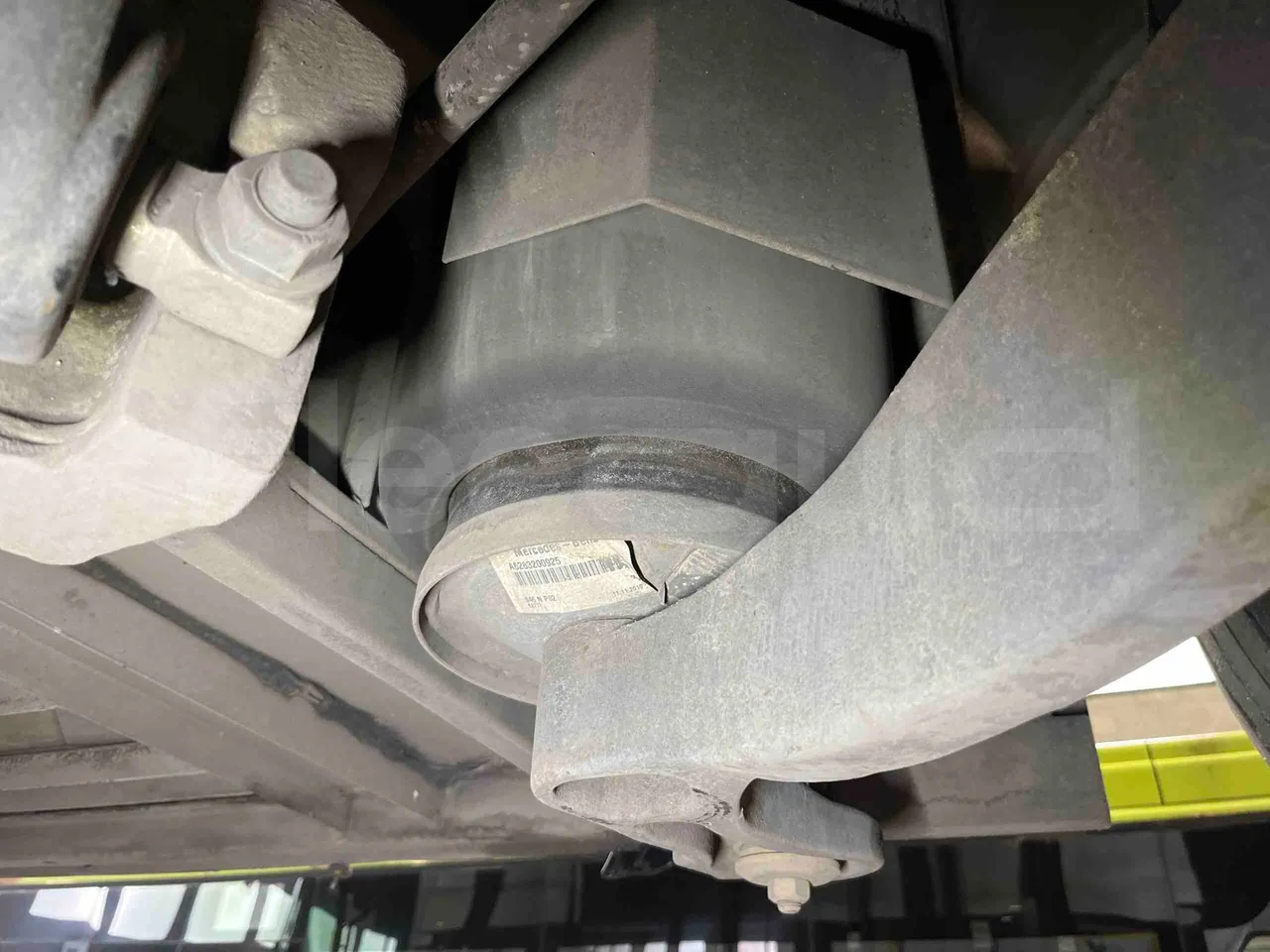 Mercedes-Benz Citaro O 530 G - Euro5 - 260kW - 17.940mt - axle 2 shock absorbers 2 left