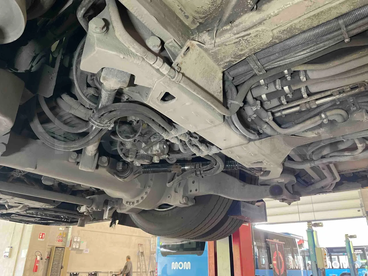 Mercedes-Benz Citaro O 530 G - Euro5 - 260kW - 17.940mt - axle 3 left side