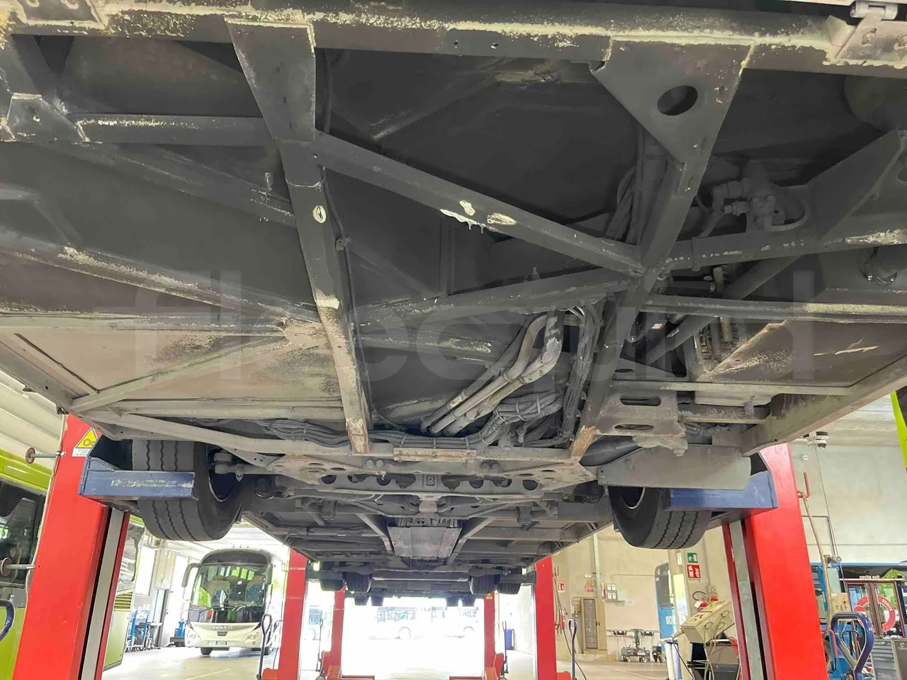 Mercedes-Benz Citaro O 530 G - Euro5 - 260kW - 17.940mt - front undercarriage from front