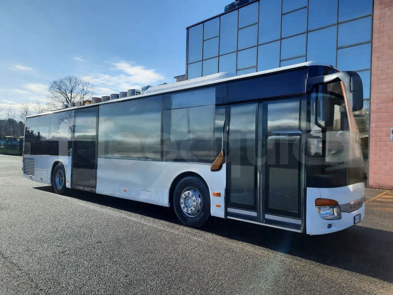 Setra S415 NF - EUR5 - 260kW - 11.95m - Base cover photo