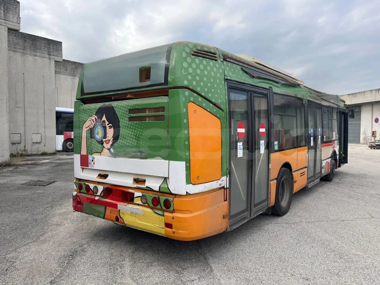 Iveco Citelis PS09D5/A/83 - EUR5 - 213kW - 10.46m CNG - 3/4 right rear doors closed