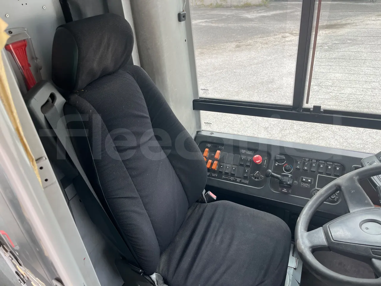Iveco Citelis PS09D5/A/83 - EUR5 - 213kW - 10.46m CNG - driver's seat photo