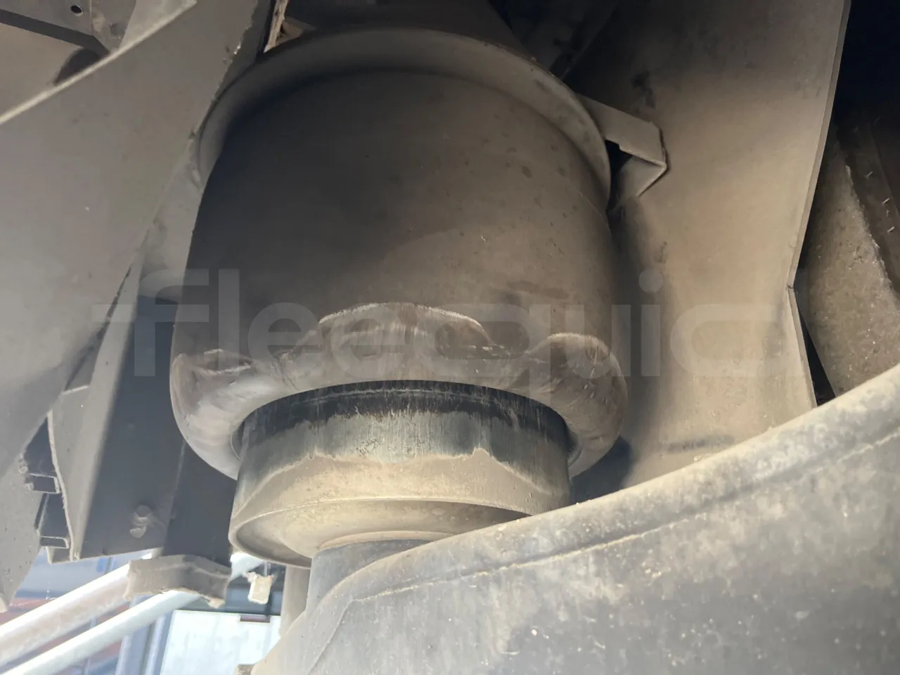 Iveco Citelis PS09D5/A/83 - EUR5 - 213kW - 10.46m CNG - axle 2 shock absorbers 2 left