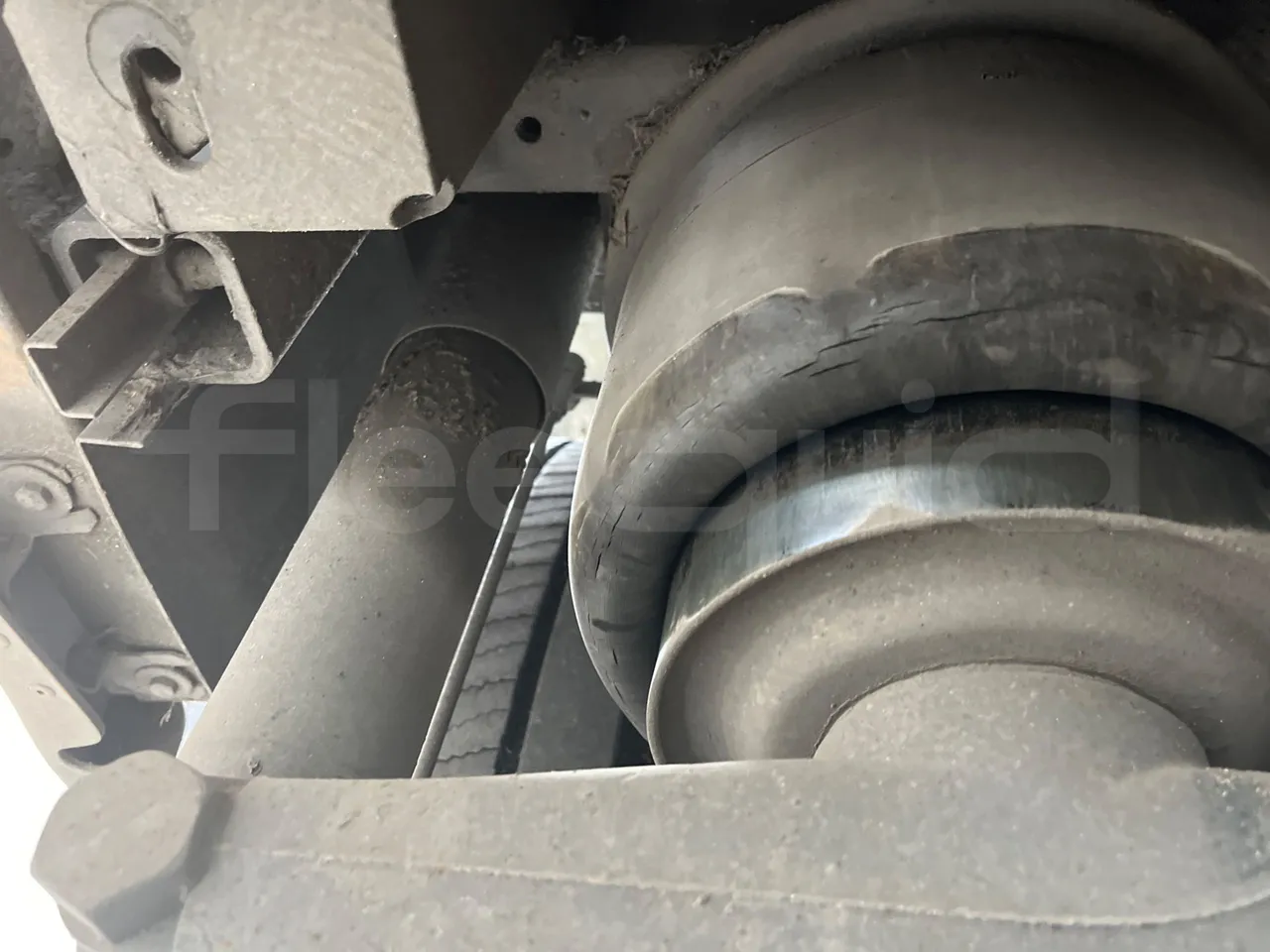 Iveco Citelis PS09D5/A/83 - EUR5 - 213kW - 10.46m CNG - axle 2 shock absorbers 1 right