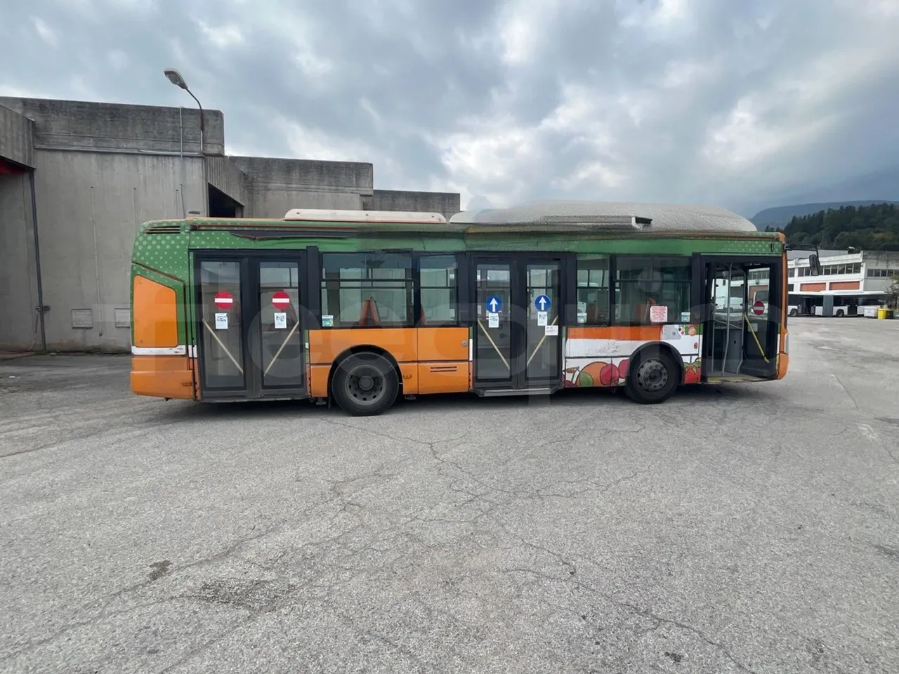 Iveco Citelis PS09D5/A/83 - EUR5 - 213kW - 10.46m CNG - right side doors closed