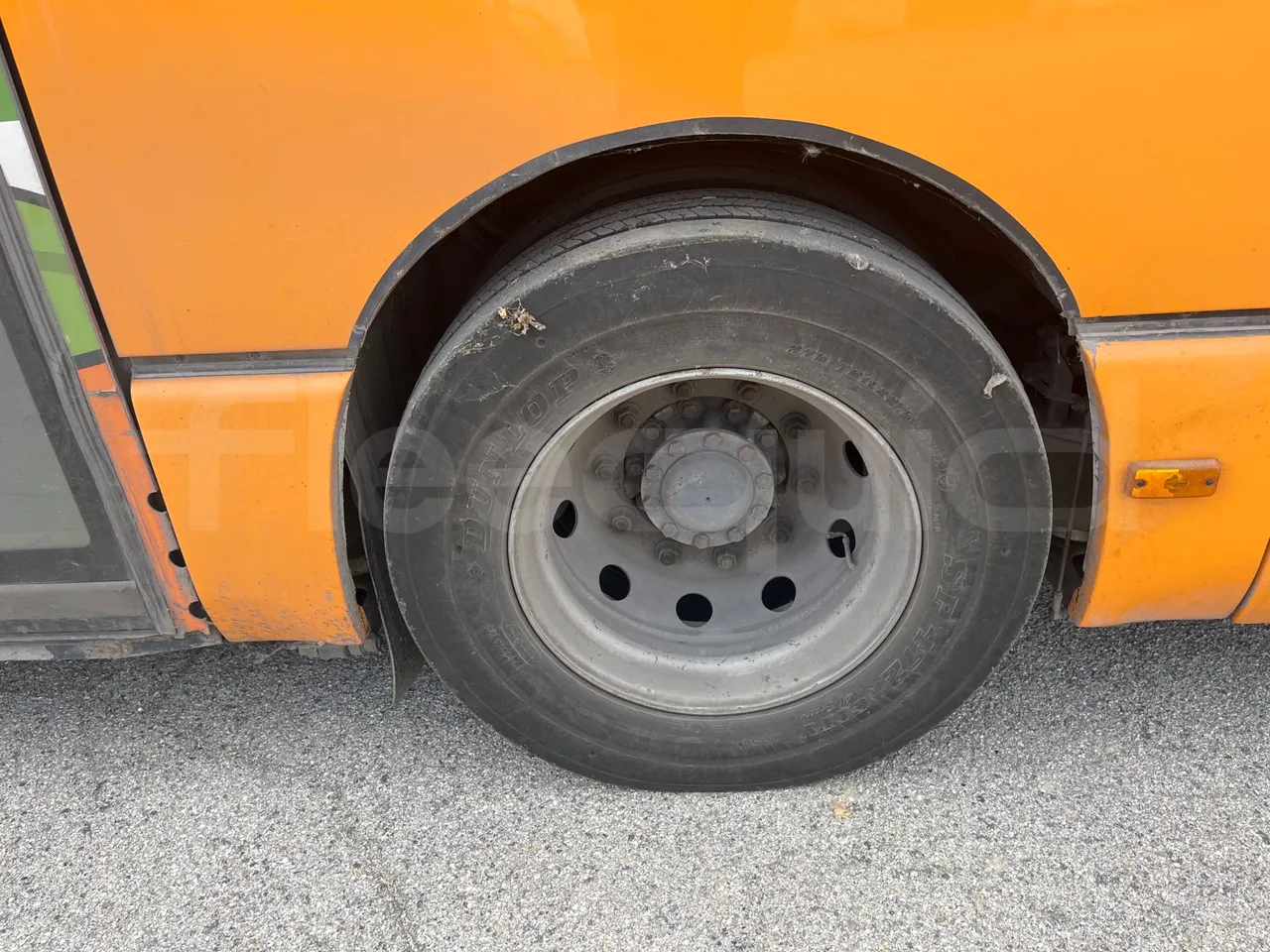 Iveco Citelis PS09D5/A/83 - EUR5 - 213kW - 10.46m CNG - rear left tire photo