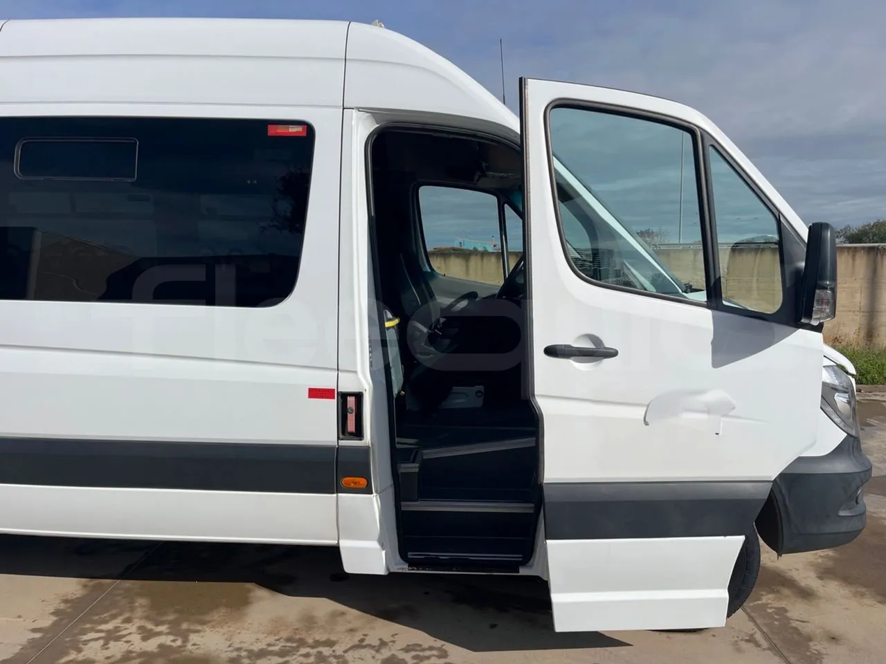 Mercedes-Benz Sprinter  906BB50-2 BUZOLA - Euro6 - 120kW - 7.361mt - front door 1 open