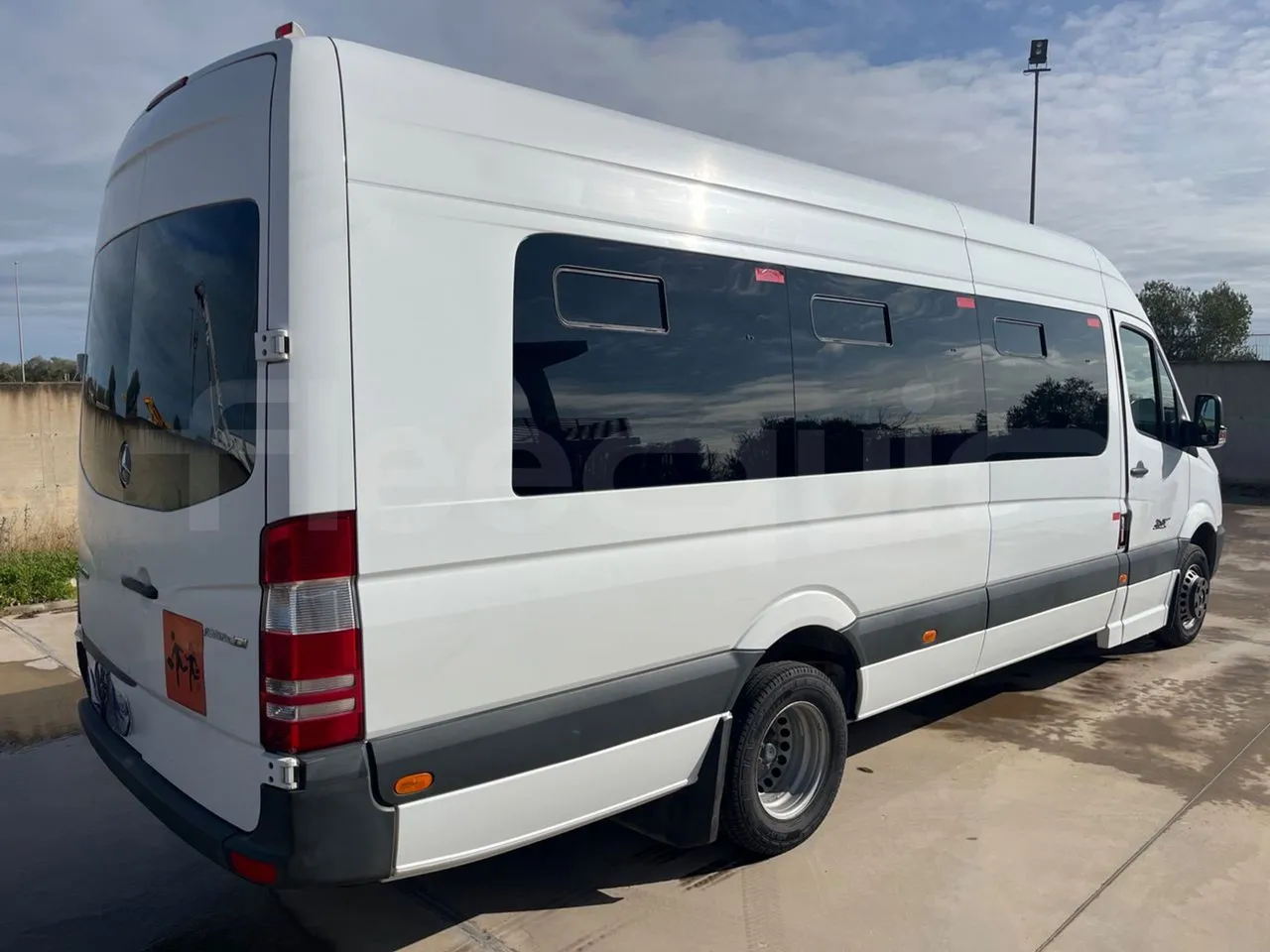 Mercedes-Benz Sprinter  906BB50-2 BUZOLA - Euro6 - 120kW - 7.361mt - 3/4 right rear doors closed