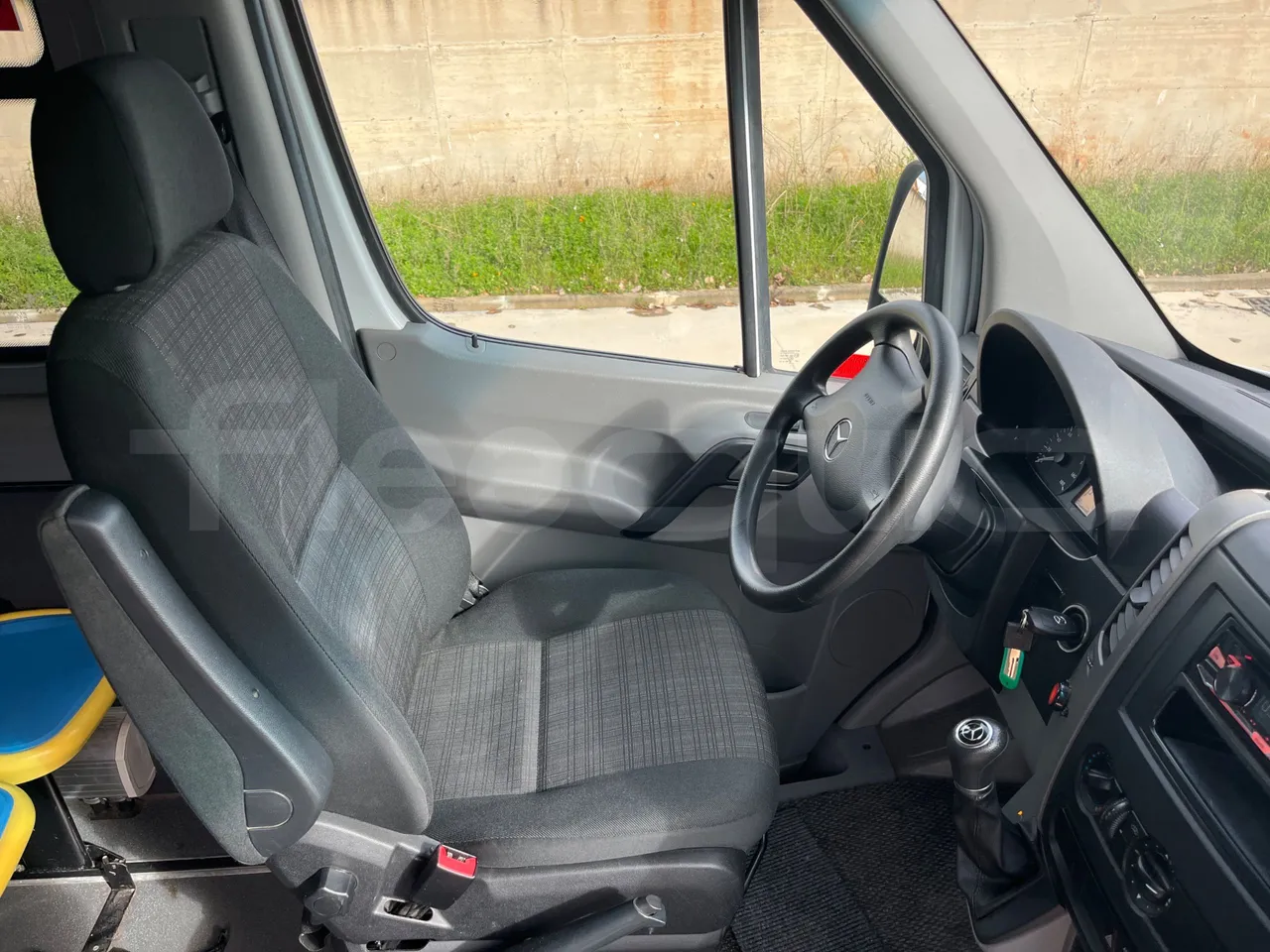 Mercedes-Benz Sprinter  906BB50-2 BUZOLA - Euro6 - 120kW - 7.361mt - driver microphone accessories photo