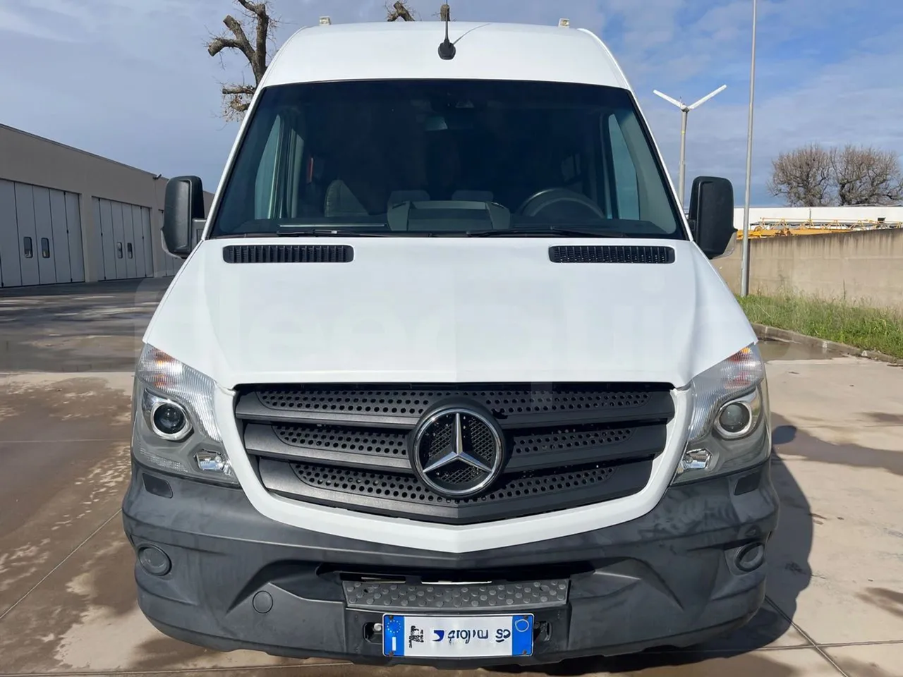 Mercedes-Benz Sprinter  906BB50-2 BUZOLA - Euro6 - 120kW - 7.361mt - front photo