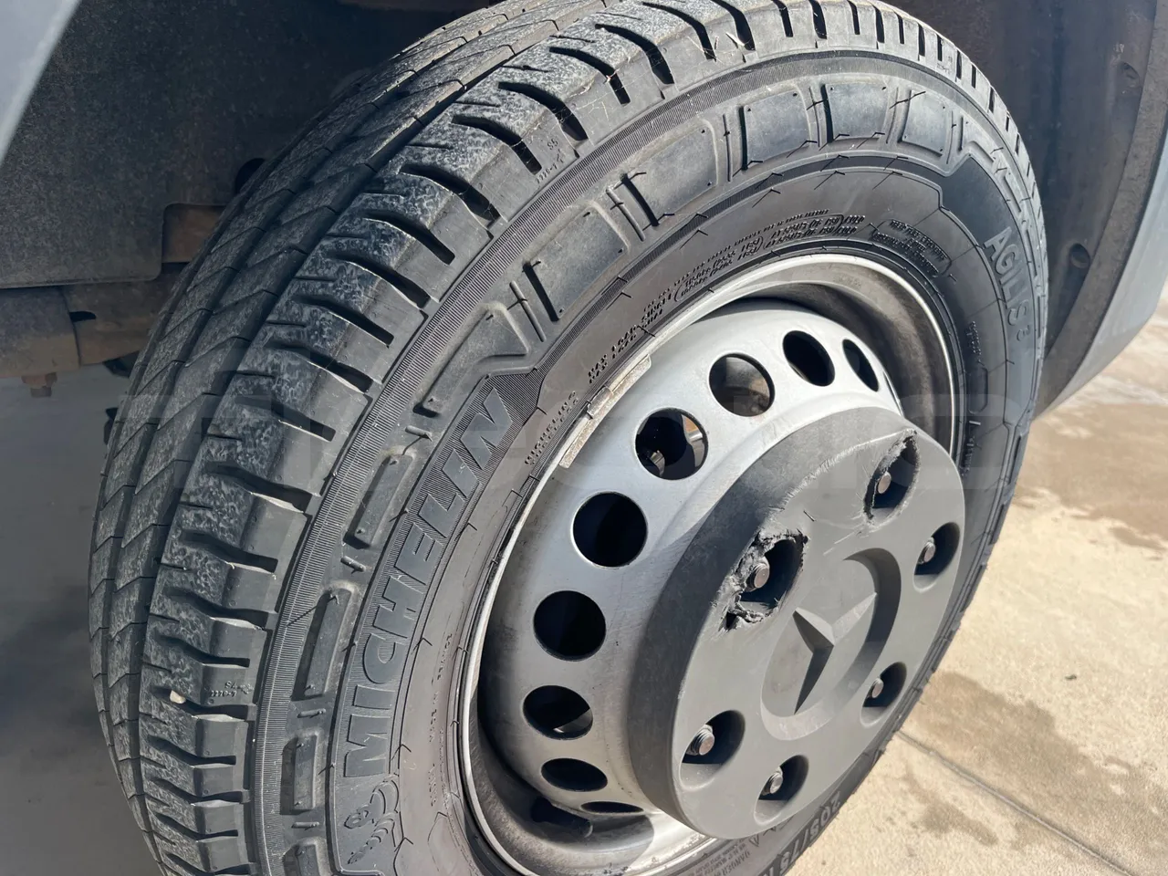 Mercedes-Benz Sprinter  906BB50-2 BUZOLA - Euro6 - 120kW - 7.361mt - tread condition front tires right