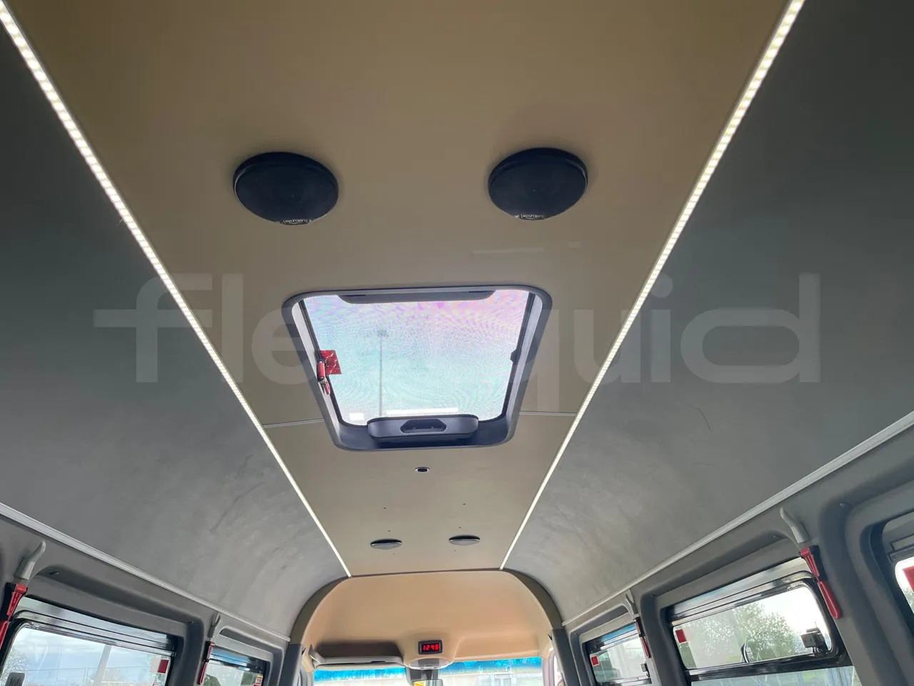 Mercedes-Benz Sprinter  906BB50-2 BUZOLA - Euro6 - 120kW - 7.361mt - overhead compartments photo