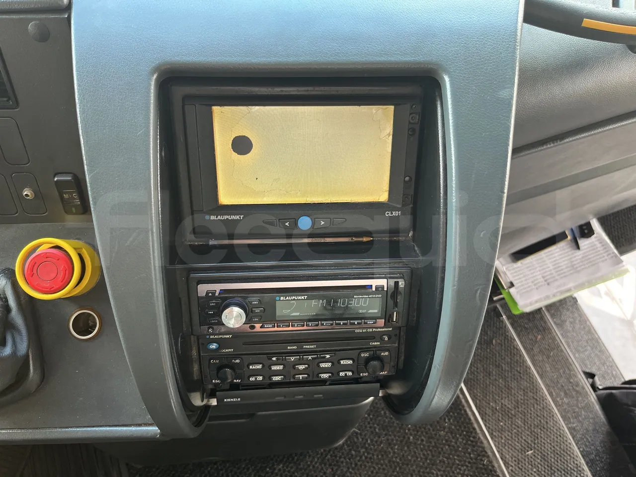 Setra S415 - Radio