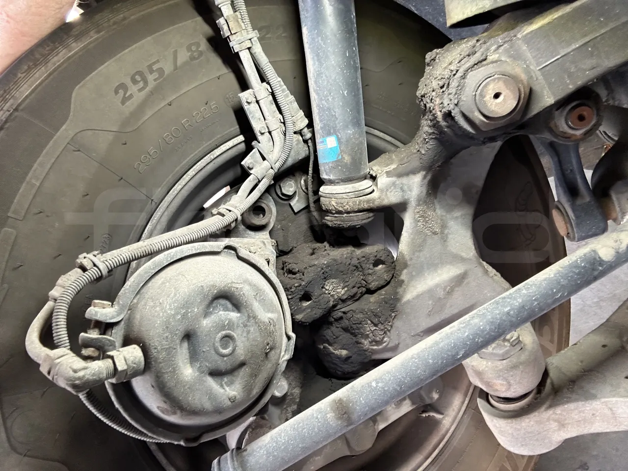 Setra S415 - First Axle Brake Calipers Left Side