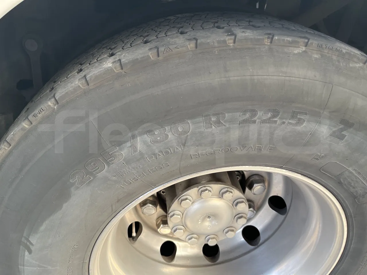 Setra S415 - Second Axle Left Side: Tyre Size