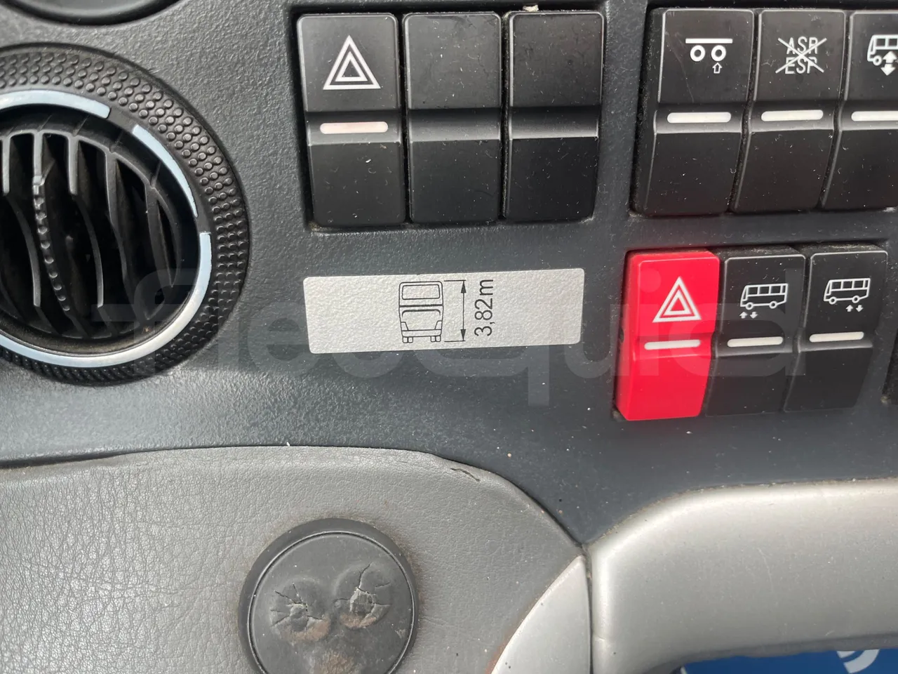 Man Lion's Coach L-440/ Euro 5 - 324 Kw - 13.8 Mt - command unit indicators