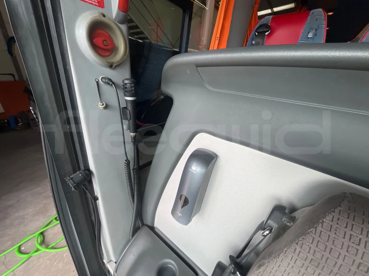 Man Lion's Coach L-440/ Euro 5 - 324 Kw - 13.8 Mt - hostes microphone accessories photo