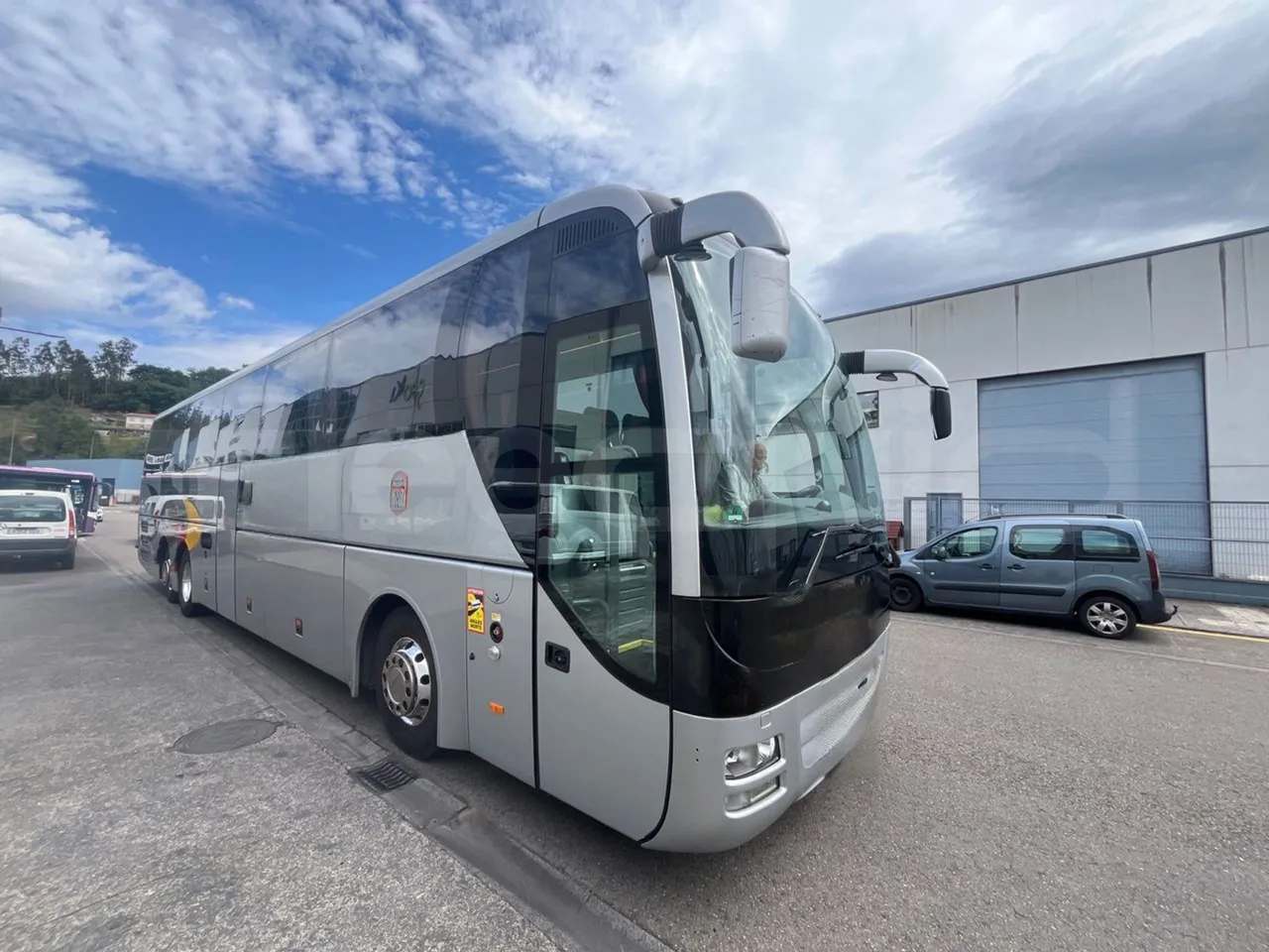 Man Lion's Coach L-440/ Euro 5 - 324 Kw - 13.8 Mt - Base cover photo