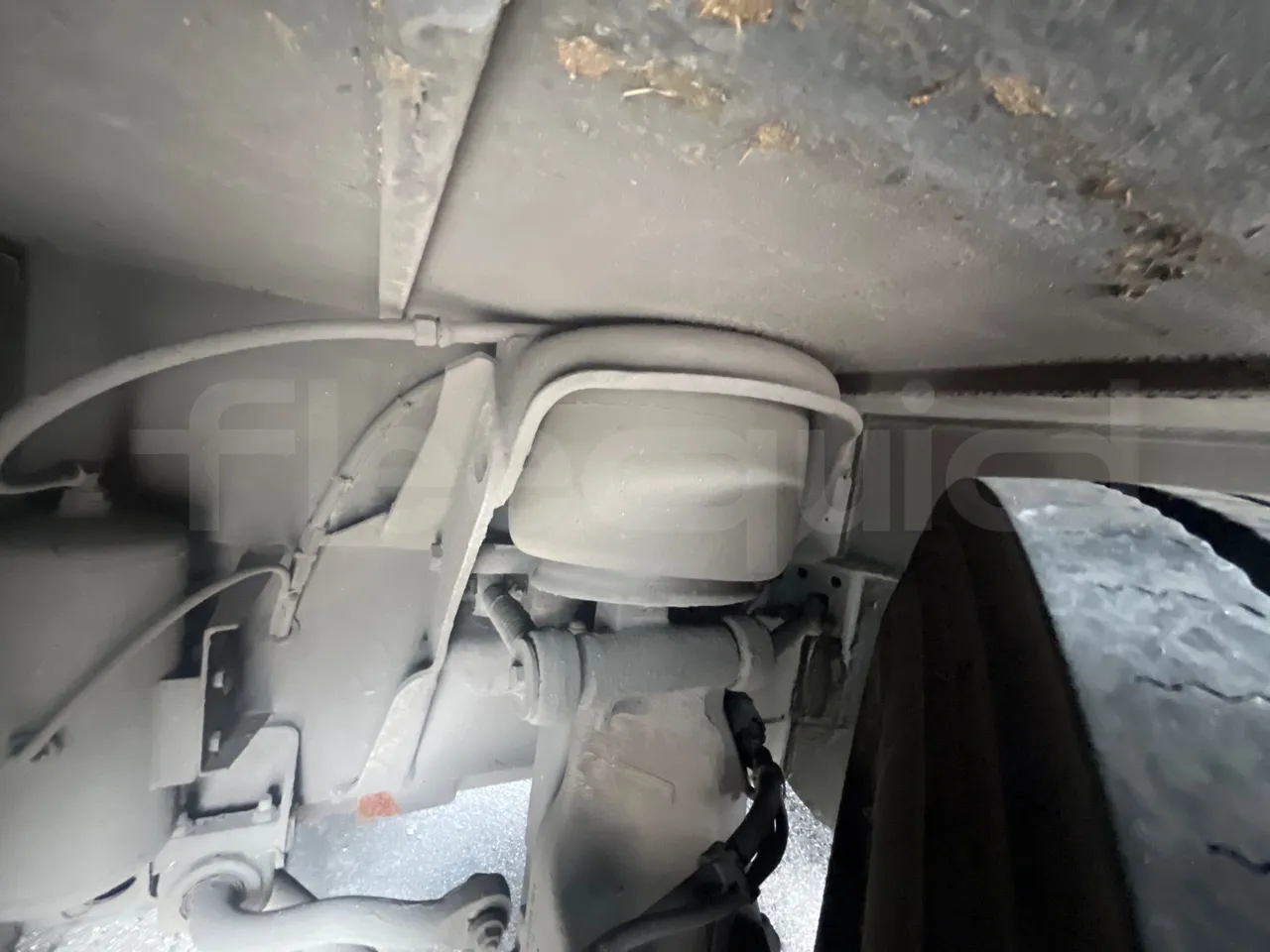 Man Lion's Coach L-440/ Euro 5 - 324 Kw - 13.8 Mt - front discs right