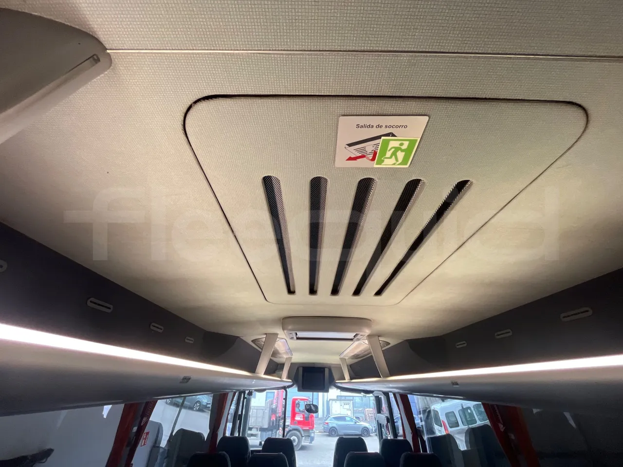 Man Lion's Coach L-440/ Euro 5 - 324 Kw - 13.8 Mt - roof hatch 2