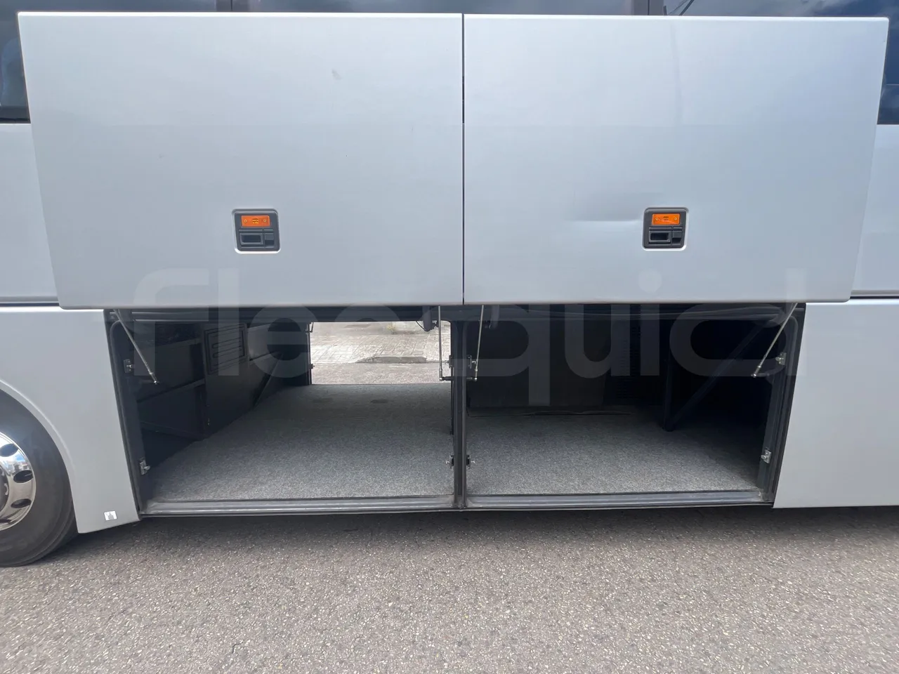 Man Lion's Coach L-440/ Euro 5 - 324 Kw - 13.8 Mt - luggage rack photo