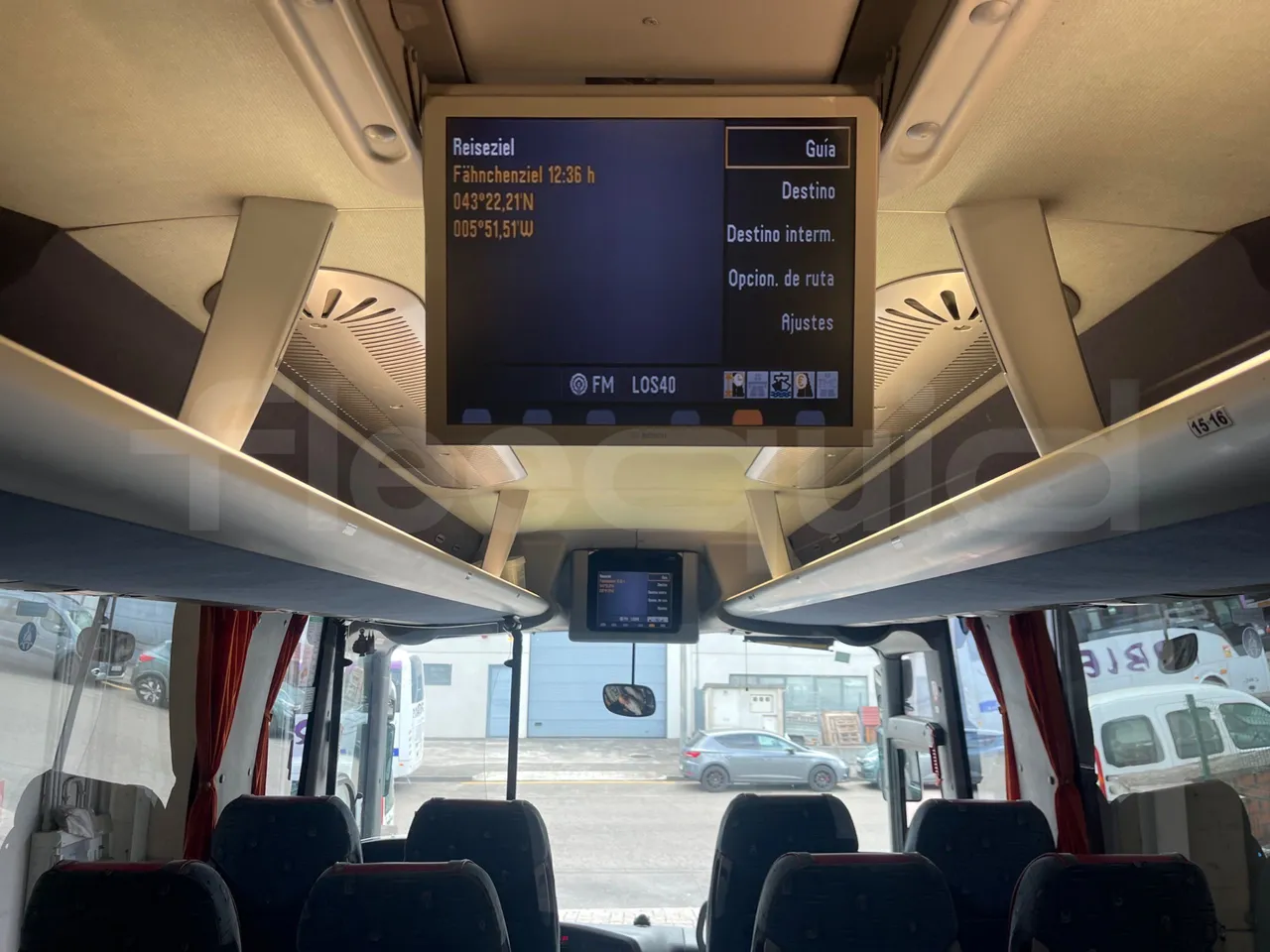 Man Lion's Coach L-440/ Euro 5 - 324 Kw - 13.8 Mt - power outlets detail