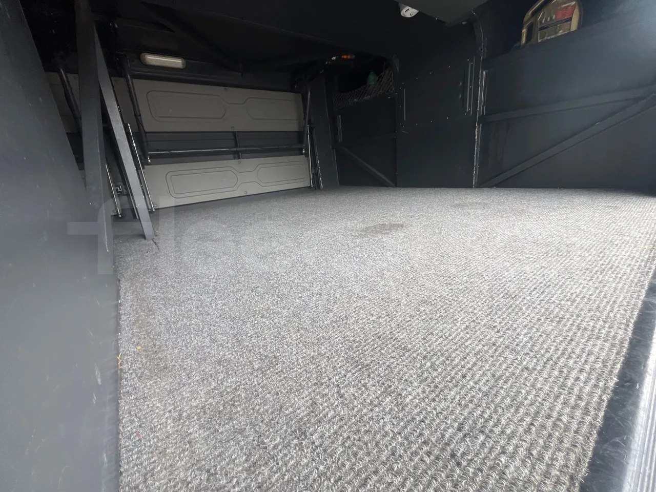 Man Lion's Coach L-440/ Euro 5 - 324 Kw - 13.8 Mt - under carpet photo