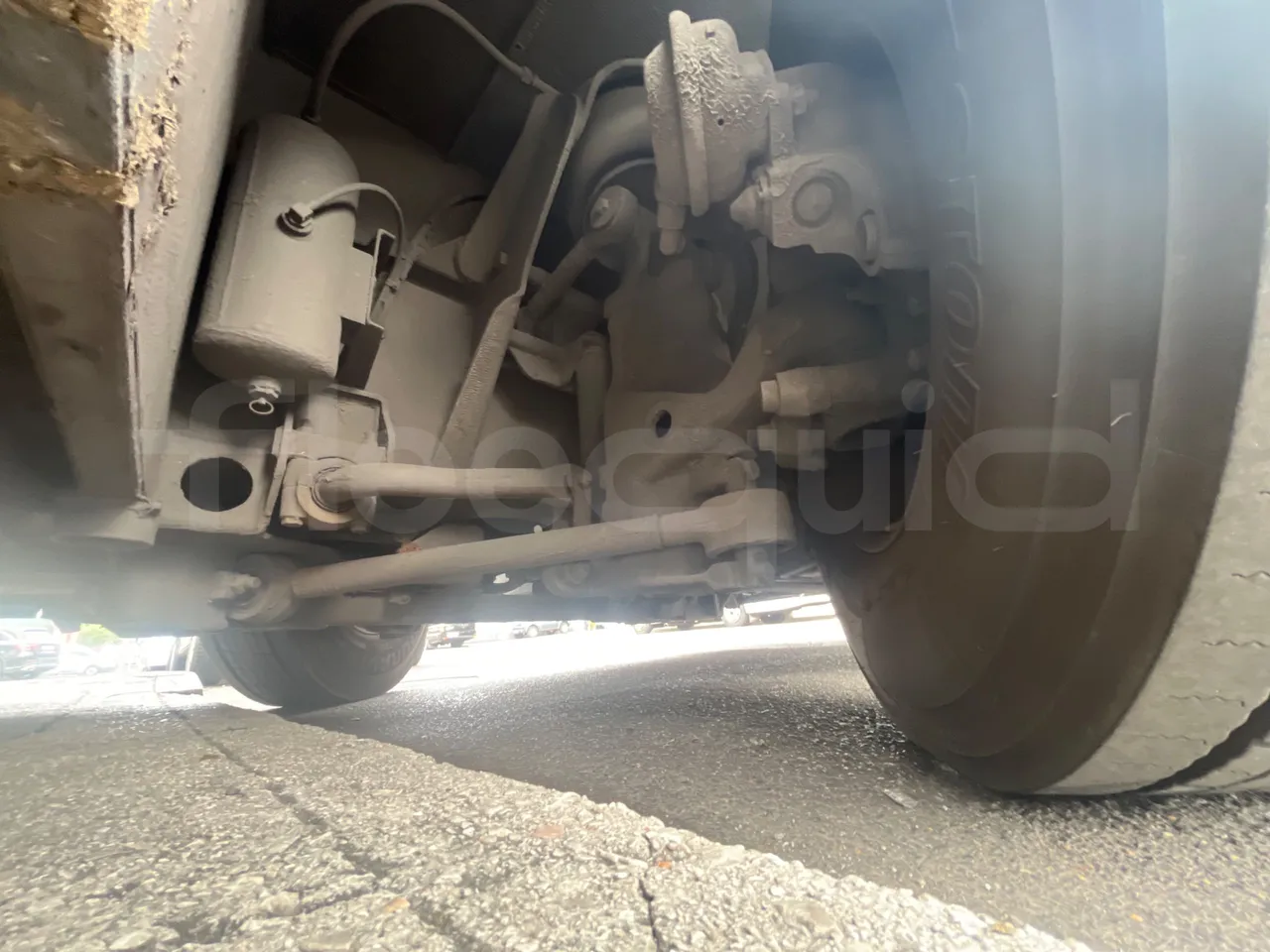Man Lion's Coach L-440/ Euro 5 - 324 Kw - 13.8 Mt - front axle right side