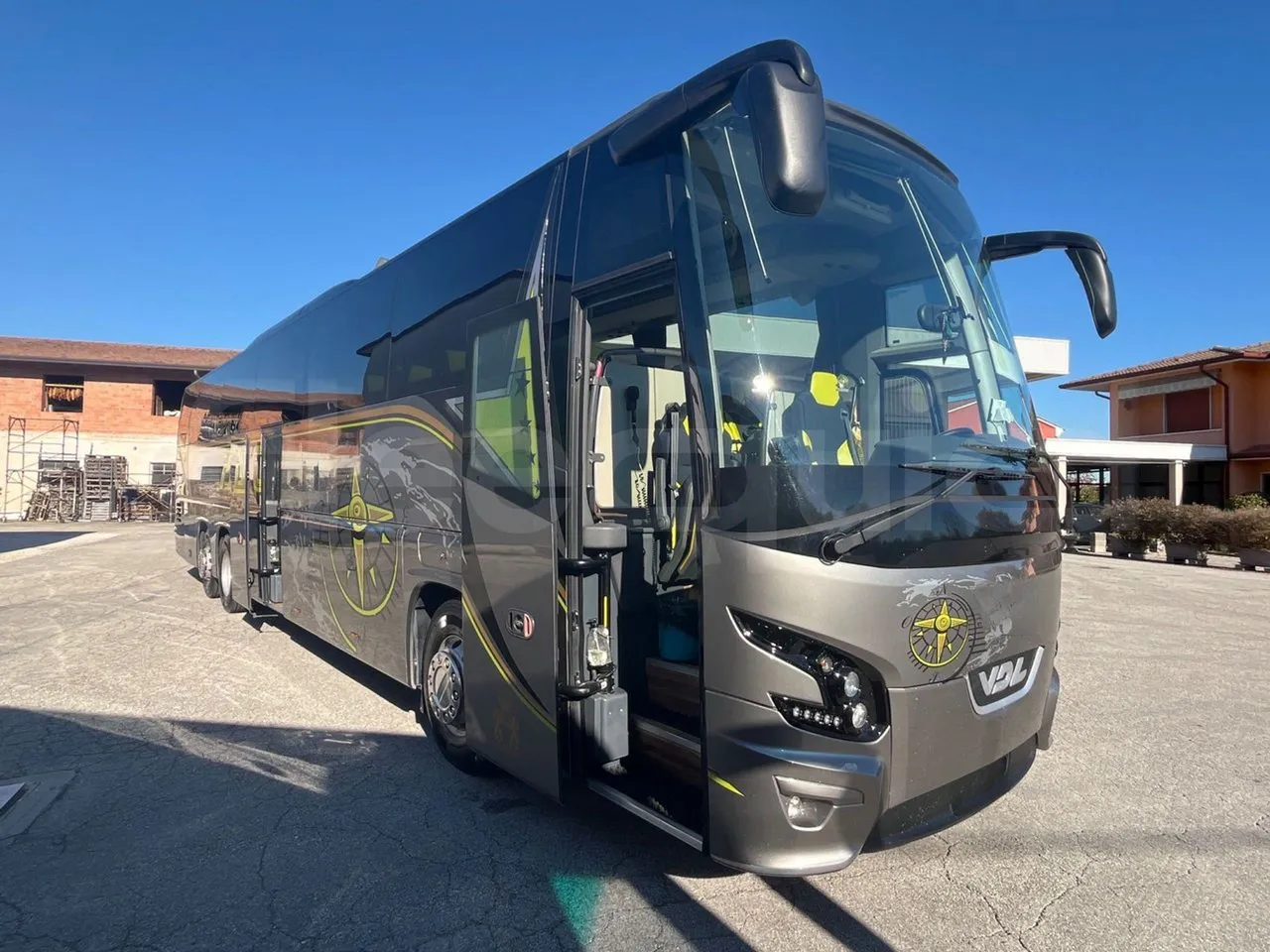 Vdl FUTURA FHD2 501R1 QILE GB01 | 139 - Euro5 - 300kW -13.945mt - 3/4 right front doors open