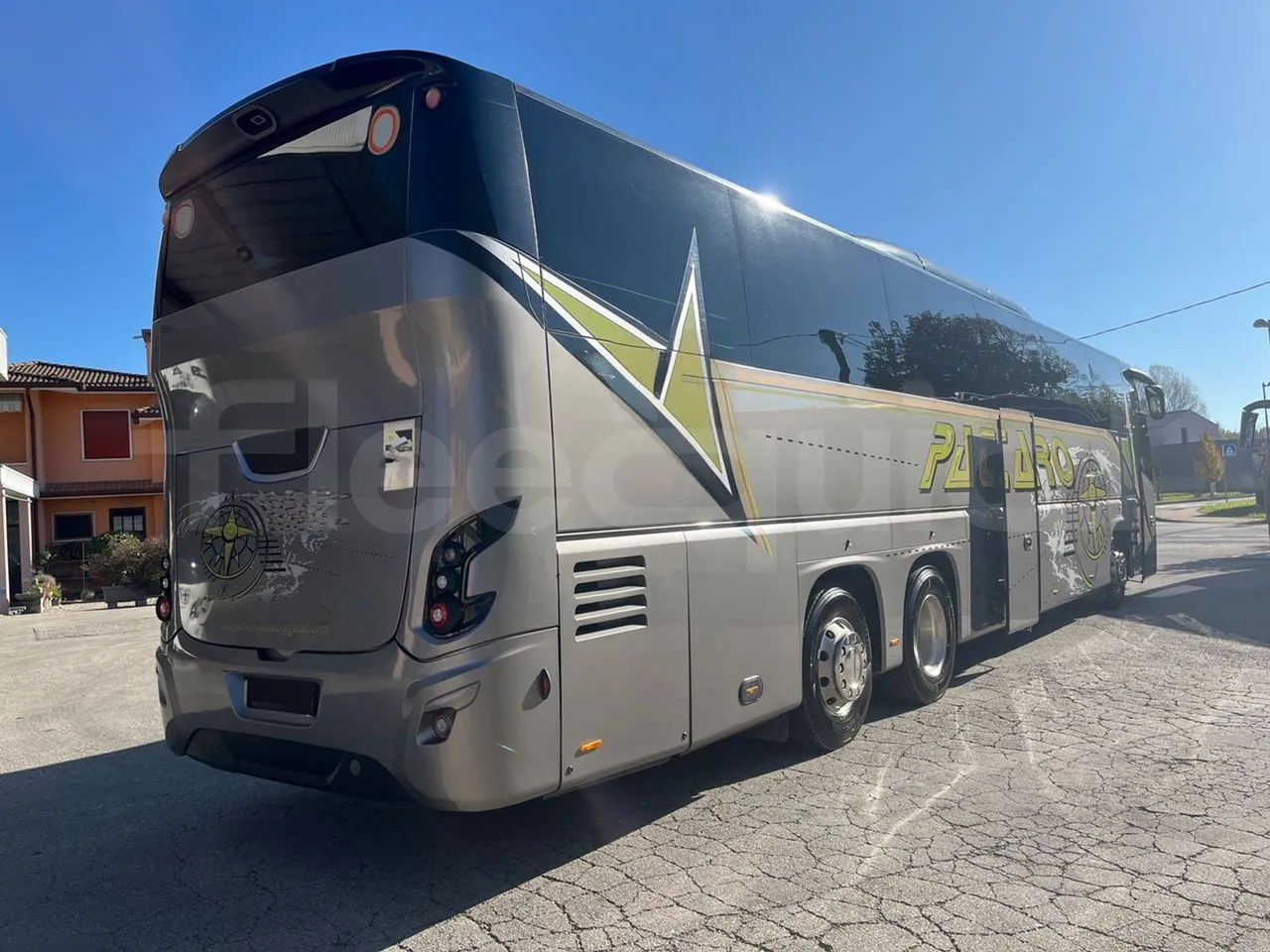 Vdl FUTURA FHD2 501R1 QILE GB01 | 139 - Euro5 - 300kW -13.945mt - 3/4 right rear doors open