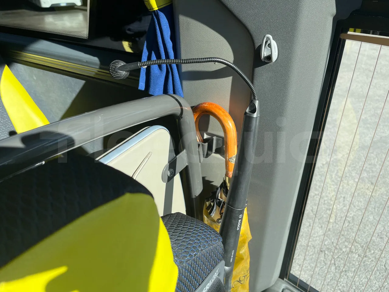 Vdl FUTURA FHD2 501R1 QILE GB01 | 139 - Euro5 - 300kW -13.945mt - driver microphone accessories photo