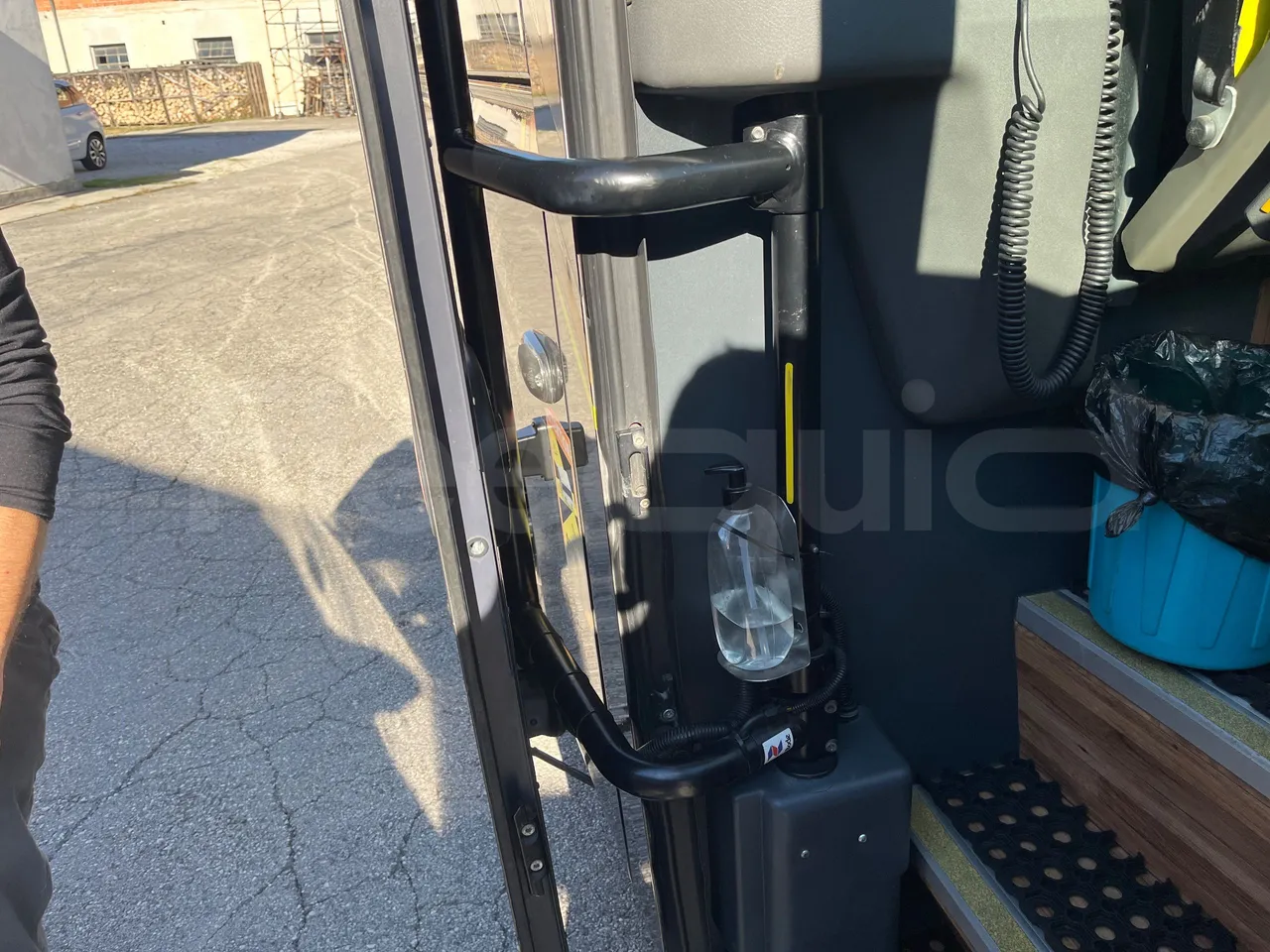 Vdl FUTURA FHD2 501R1 QILE GB01 | 139 - Euro5 - 300kW -13.945mt - door mechanism photo