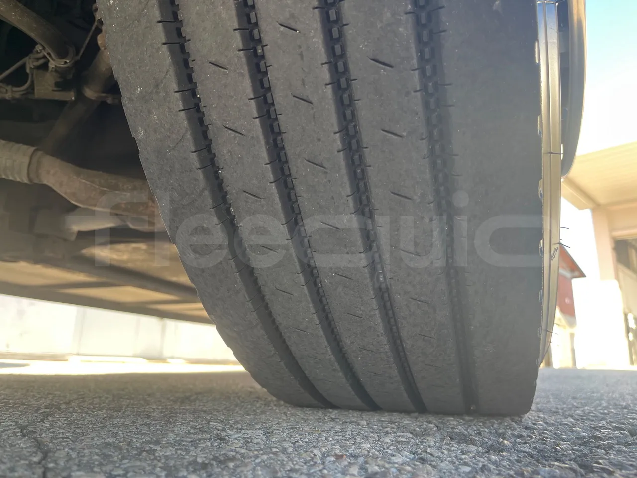 Vdl FUTURA FHD2 501R1 QILE GB01 | 139 - Euro5 - 300kW -13.945mt - tread condition front tires left