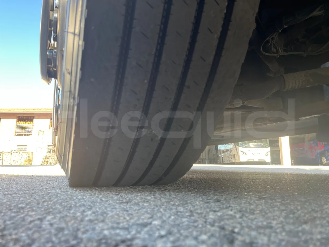 Vdl FUTURA FHD2 501R1 QILE GB01 | 139 - Euro5 - 300kW -13.945mt - tread condition front tires right