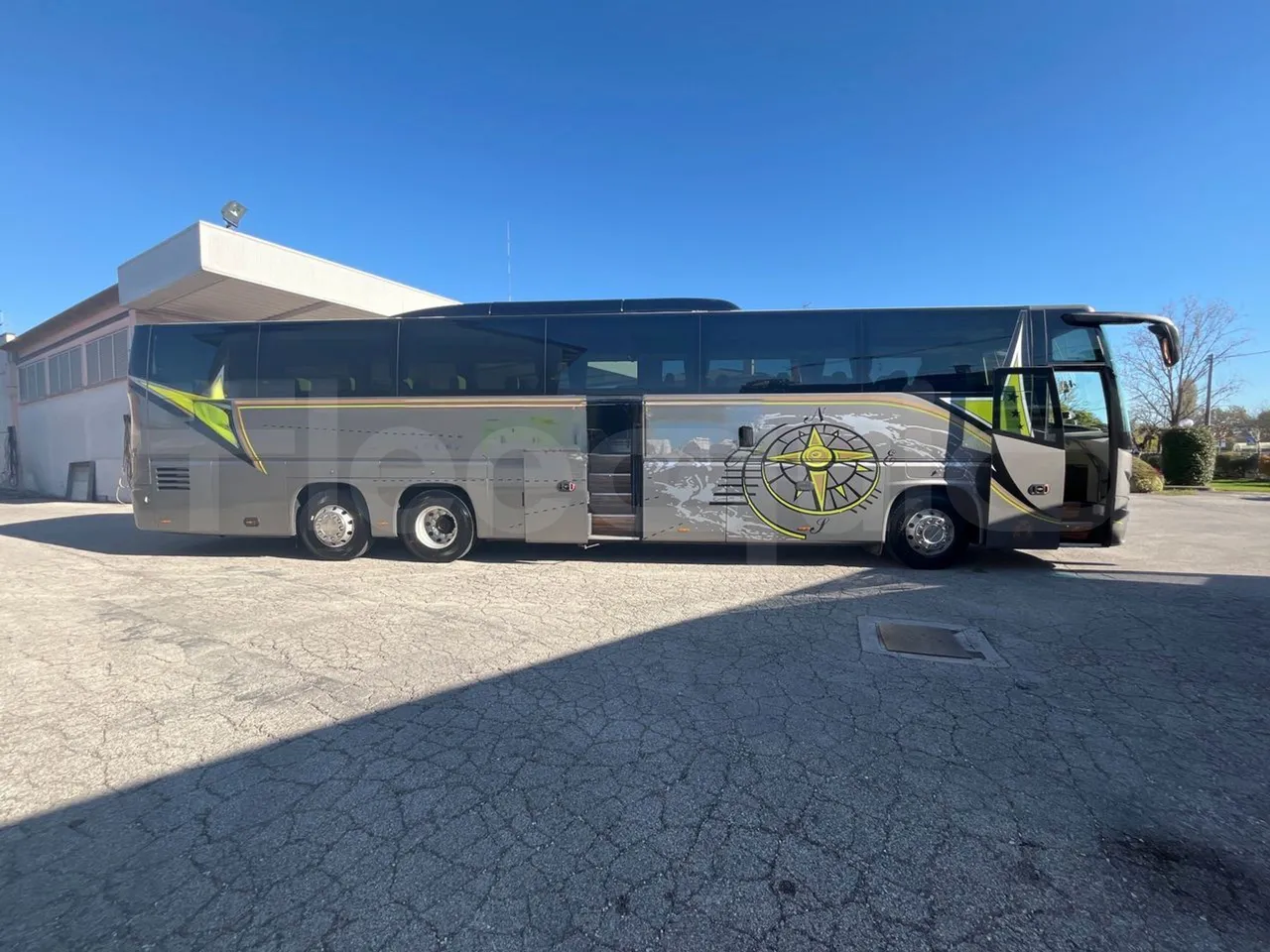 Vdl FUTURA FHD2 501R1 QILE GB01 | 139 - Euro5 - 300kW -13.945mt - right side doors open