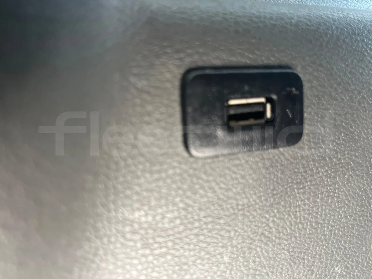 Ford Transit FBD BLHA2DDX - Euro6 - 121.30kW - 6.704mt - usb charging detail