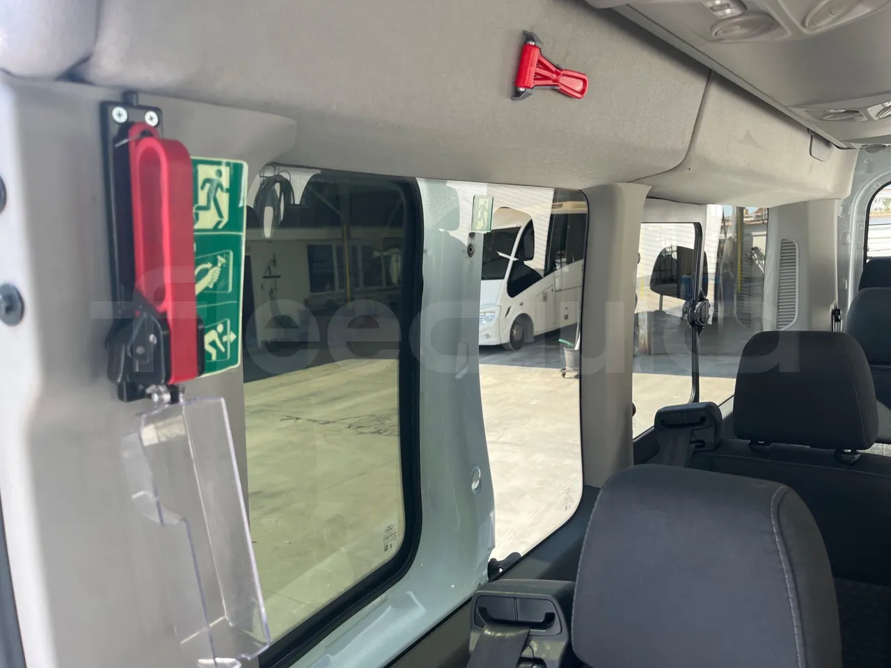 Ford Transit FBD BLHA2DDX - Euro6 - 121.30kW - 6.704mt - disabled area photo