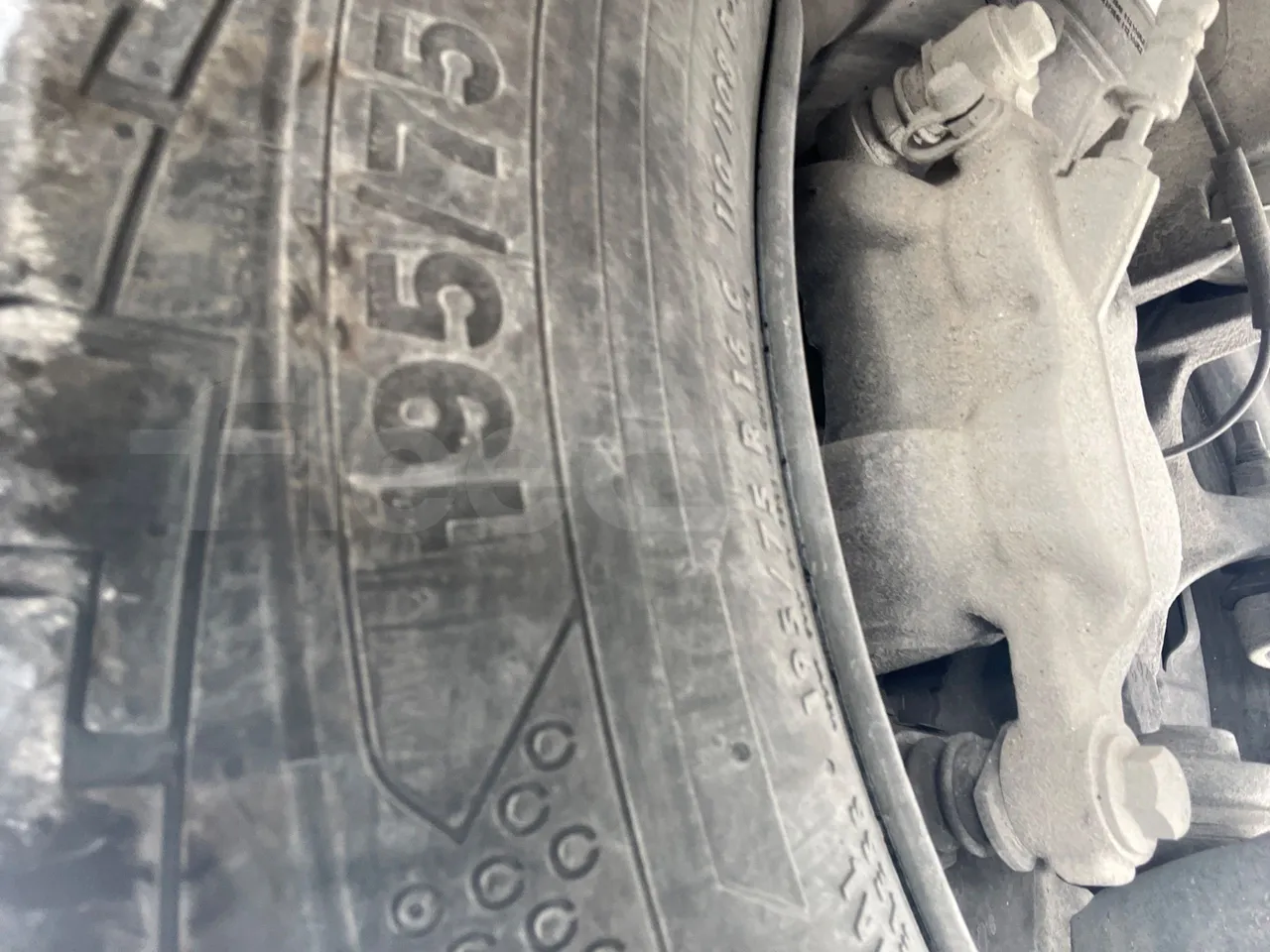 Ford Transit FBD BLHA2DDX - Euro6 - 121.30kW - 6.704mt - front brake calipers left