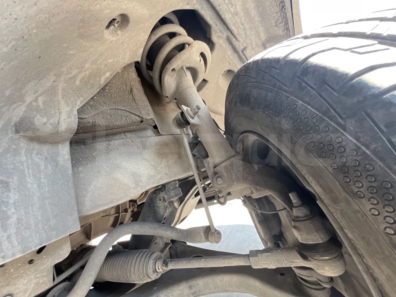 Ford Transit FBD BLHA2DDX - Euro6 - 121.30kW - 6.704mt - front shock absorbers left