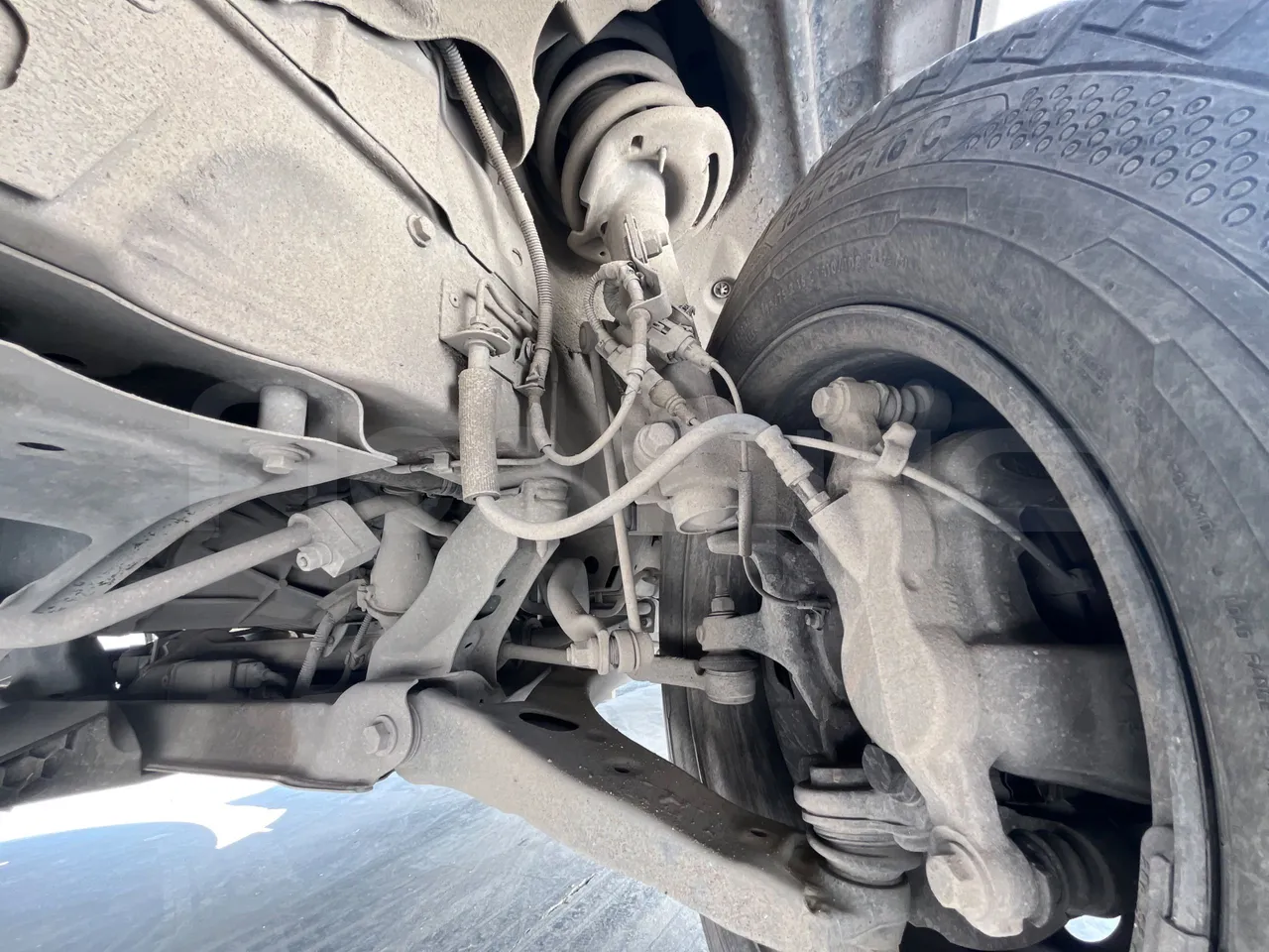 Ford Transit FBD BLHA2DDX - Euro6 - 121.30kW - 6.704mt - front shock absorbers right