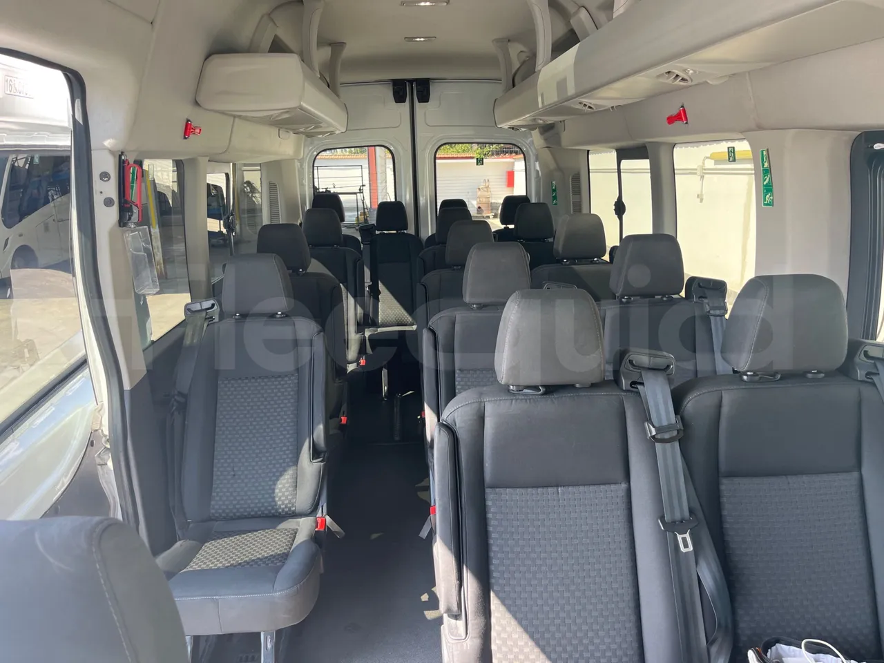 Ford Transit FBD BLHA2DDX - Euro6 - 121.30kW - 6.704mt - reverse view middle aisle