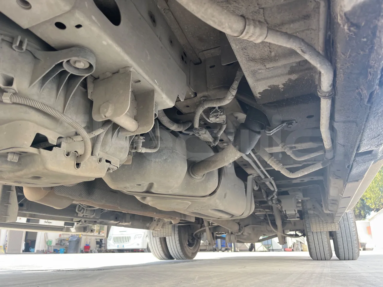 Ford Transit FBD BLHA2DDX - Euro6 - 121.30kW - 6.704mt - central undercarriage photo