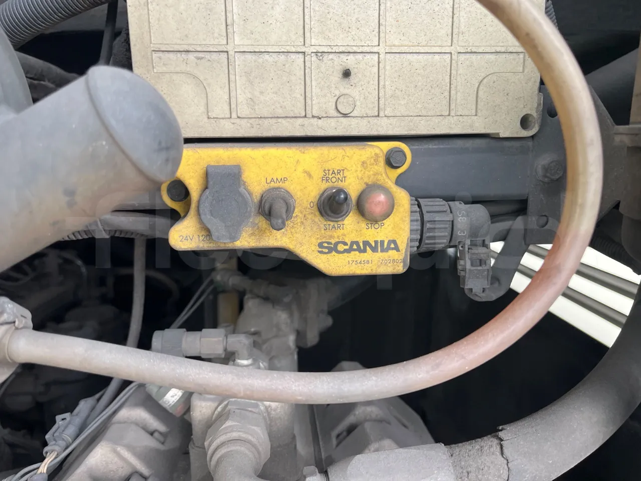 Beulas Scania Aura K440EB4X2 - EUR4 - 324kW - 12.200m - engine plate photo