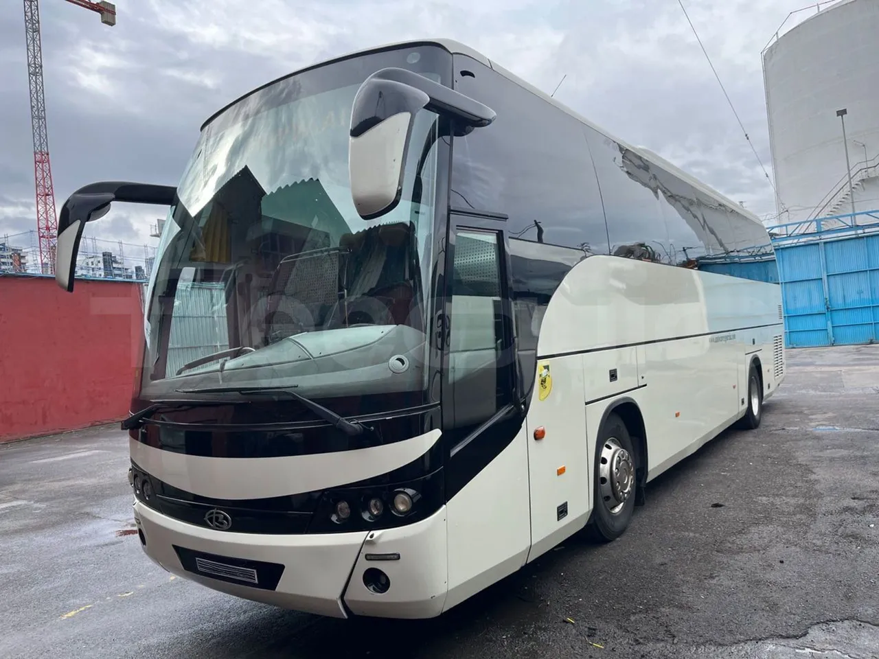 Beulas Scania Aura K440EB4X2 - EUR4 - 324kW - 12.200m - 3/4 front left