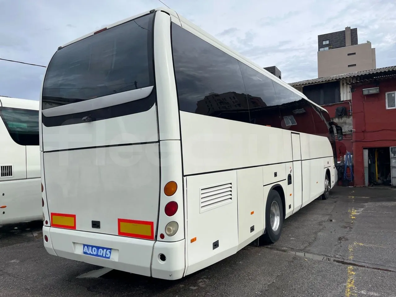 Beulas Scania Aura K440EB4X2 - EUR4 - 324kW - 12.200m - 3/4 right rear doors closed